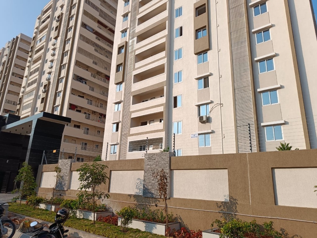 Apartment boundary fence security